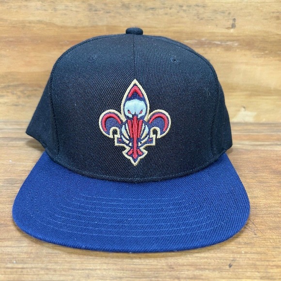 New Orleans Pelicans Mitchell & Ness NBA Snapback Adjustable Hat - Picture 1 of 6